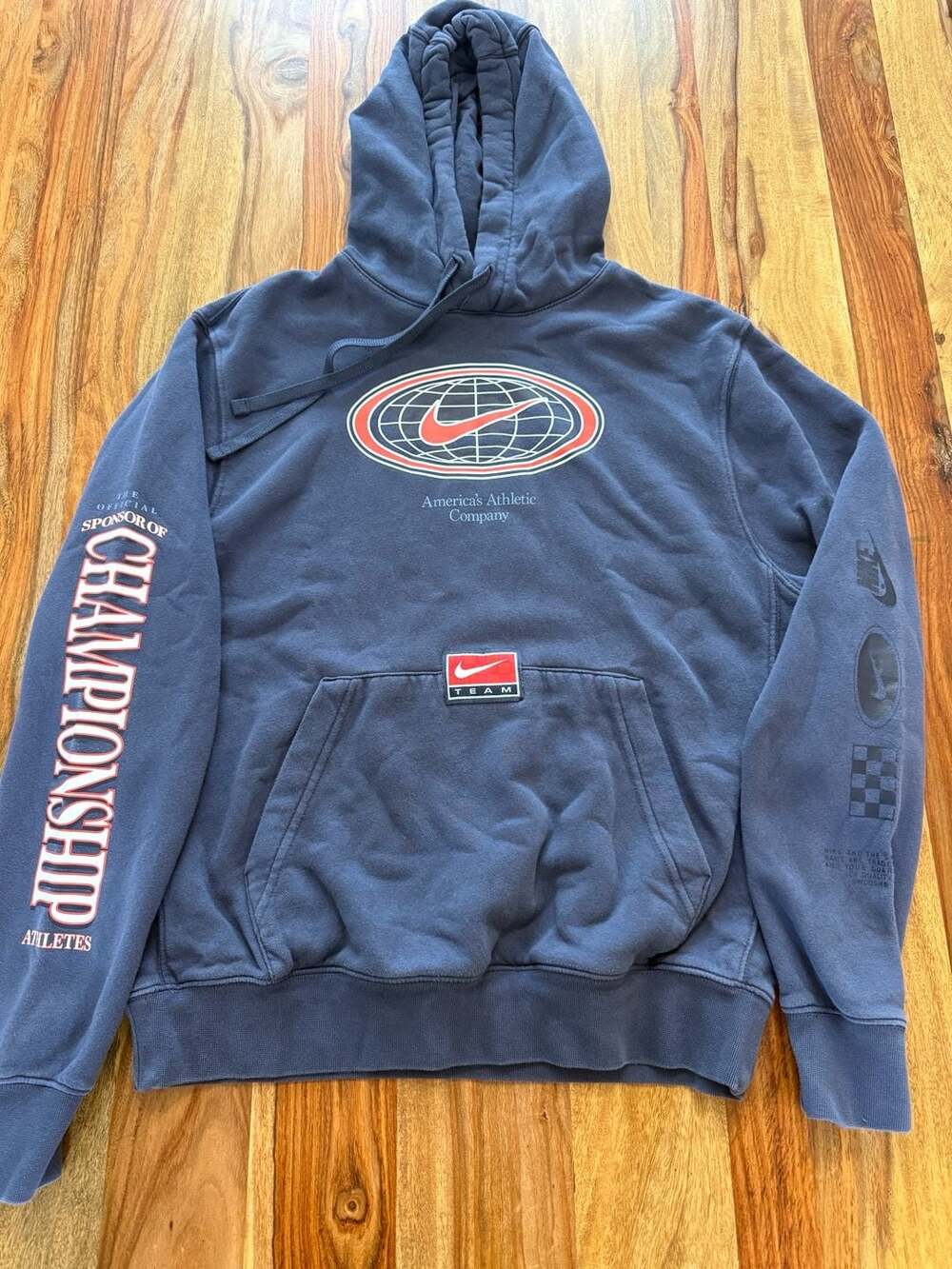 Vintage Y2K Nike Hoodie Size M Navy Blue, sleeve hits